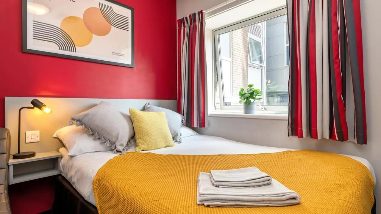 Student Only - Clarendon Street In Nottingham Apartment